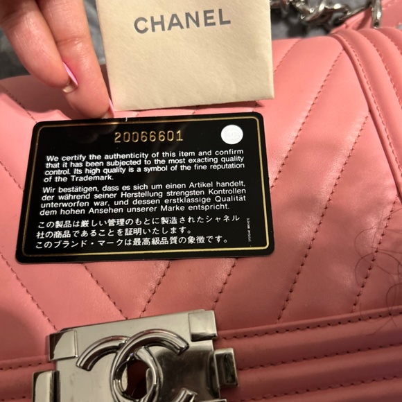 Chanel Calfskin Chevron Quilted Medium Boy Flap Pink - Picture 3 of 4
